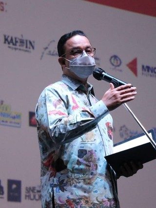 Gubernur DKI Jakarta, Anies Baswedan memberikan sambutan pada Pembukaan Jakarta Film Week 2021, Kamis (18/11) malam. Foto: Dok: Pemprov DKI Jakarta